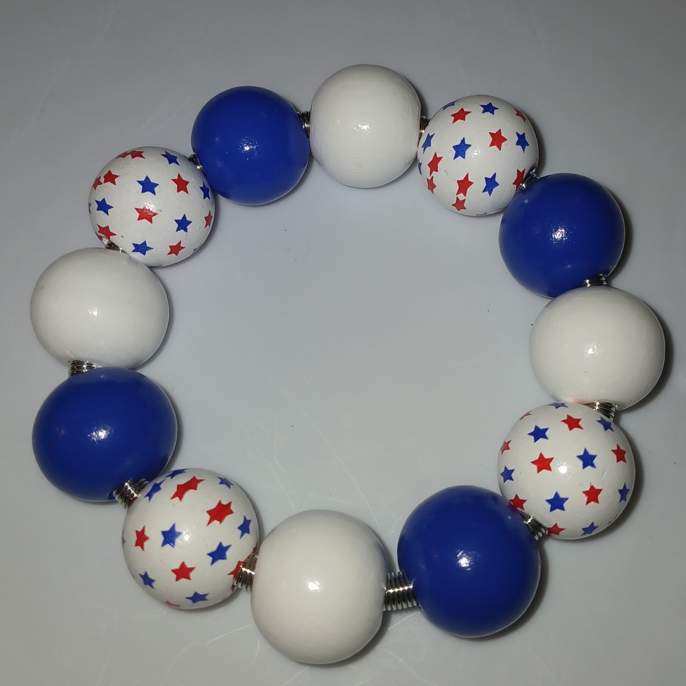 NWT Handcrafted Red, Blue & White Star Large Beads Beaded Bracelet.